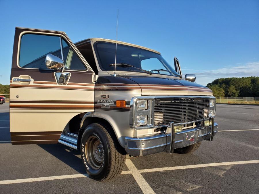  Chevrolet G20 Conversion Van  (CG21305) 1988 года  (фото 114 из 257)